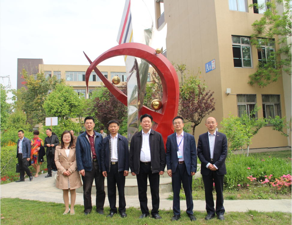 省委教育工委副书记刘立云到我校参观调研