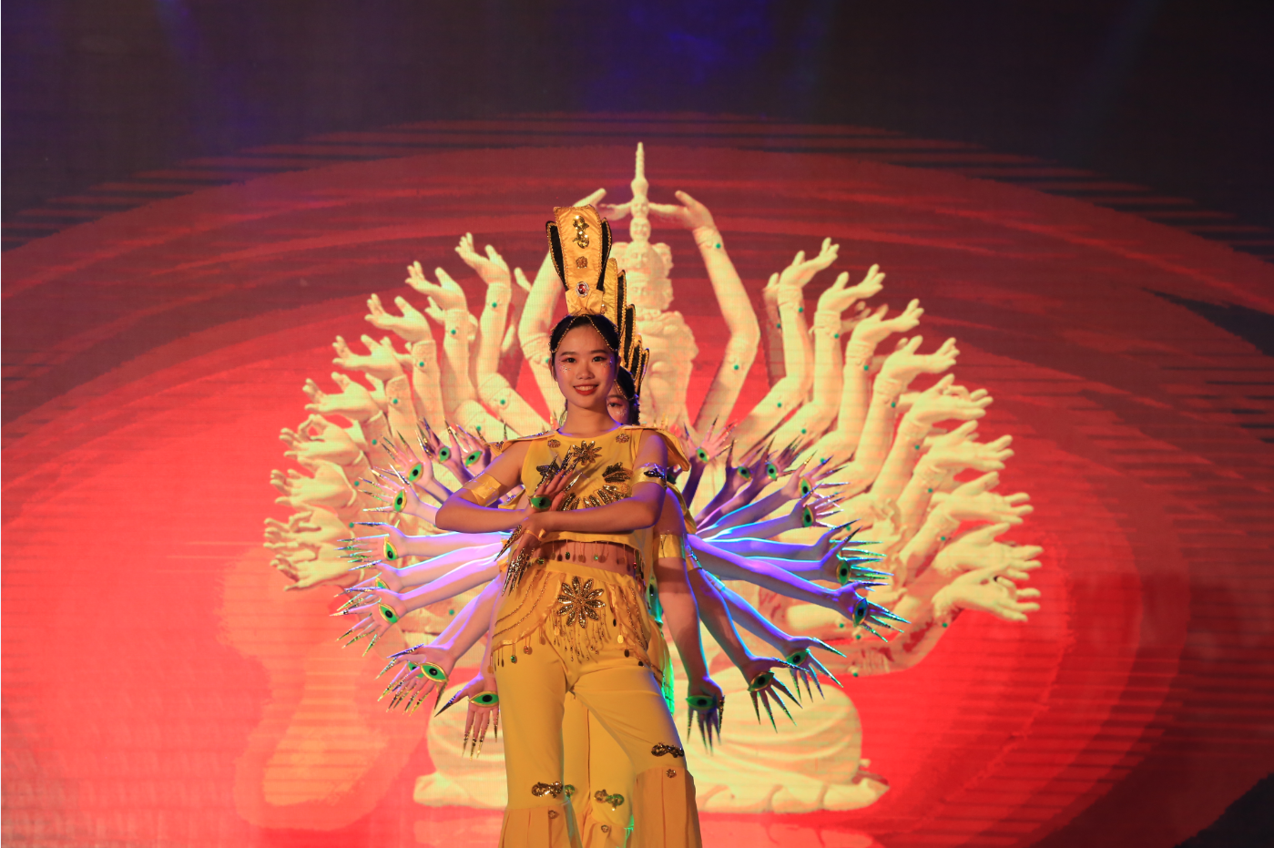 我校第二十届艺体节开幕