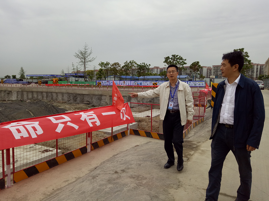 郭万俊到我调研工程建设工作