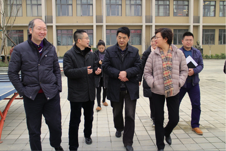 金牛区区委常委、区总工会主席白涛率队到我校考察